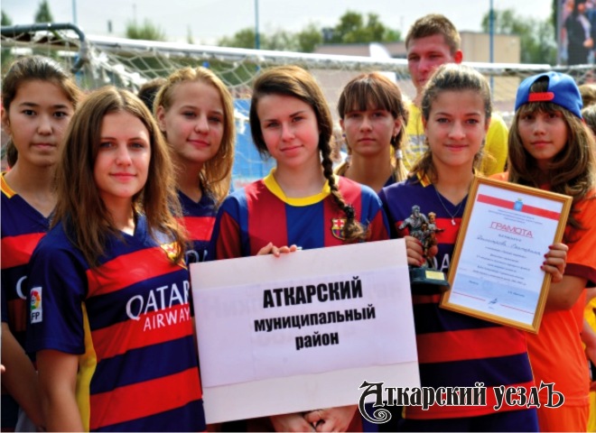 Аткарские футболистки стали победительницами ТДК-2016