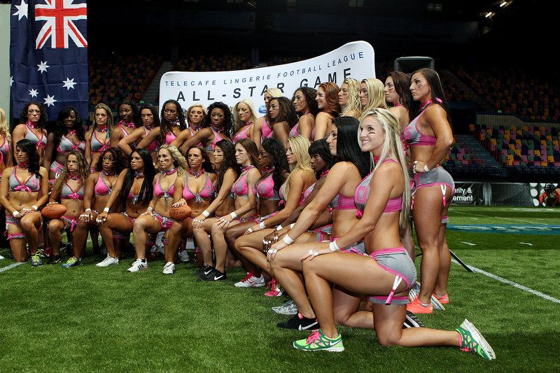 Девушки из американской футбольной лиги Lingerie Football League (19 фото)