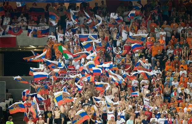 Российские болельщики после победы сборной России над командой Голландии в четвертьфинале Евро-2008