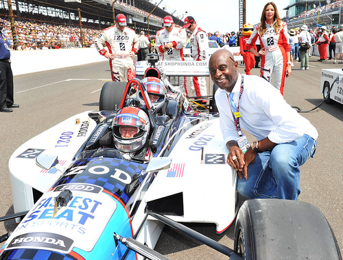 Jerry Rice with the IZOD/Honda Fastest Seat in Sports.