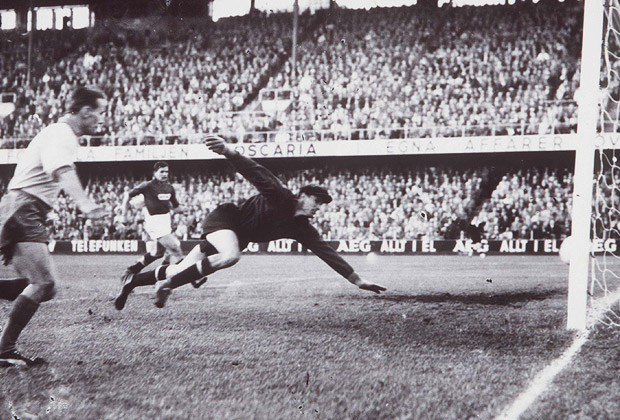ЧМ-1958. Лев Яшин пропускает гол в четвертьфинале со Швецией