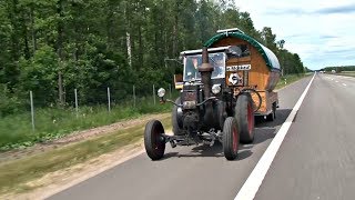 Немец едет на ЧМ-2018 на тракторе и с собакой