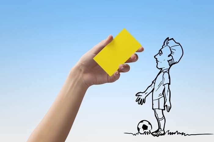 Футбольная стратегия ставок, основанная на желтых карточках