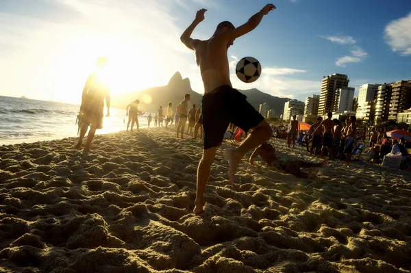 Кариока бразильцев играть altinho futebol пляжный футбол Лицензионные Стоковые Изображения