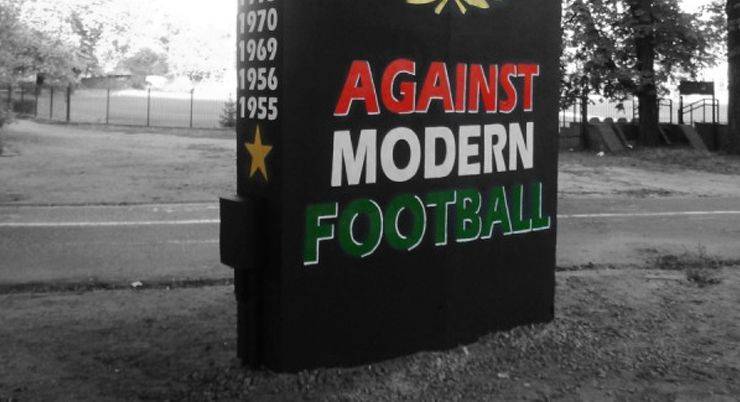 Against modern football - Stone Forest