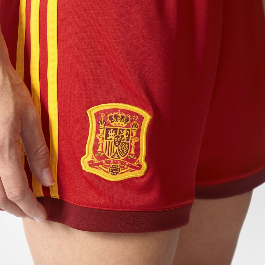 Домашняя форма женской сборной Испании 2017