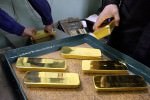 Экспорт золота из РФ в 2016 году снизился на 43%