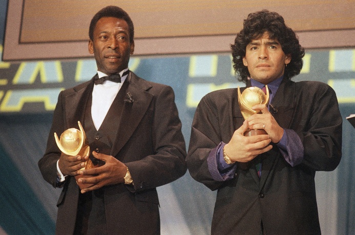 Пеле и нападающий сборной Аргентины Диего Марадона на церемонии Sports Oscar, 1987 год