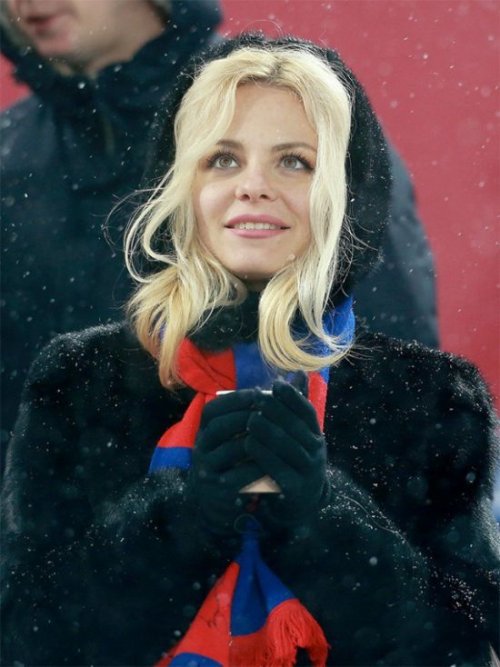 Самые красивые болельщицы российского футбола (10 фото)