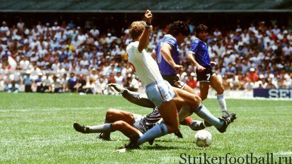 Гениальный Марадона обманывает Шилтона, уходит от бросившегося в ноги Бутчера и забивает, вероятно, самый феноменальный гол в истории футбола.