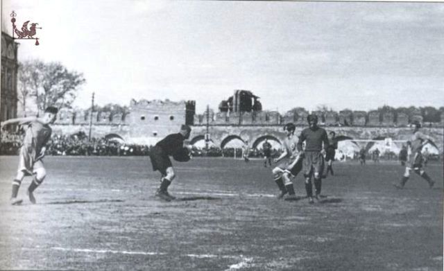 Футбольный матч на стадионе в тульском кремле