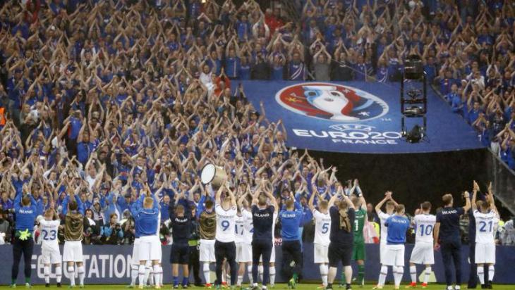 Обзор, статистика, голы и лучшие моменты матча Франция - Исландия Евро-2016 1/4 финала, футболисты сборной Исландии поблагодарили своих болельщиков