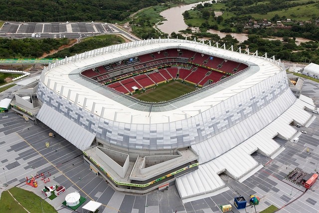 Футбольные стадионы Бразилии самые большие и красивые