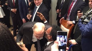Путин пьёт шампанское с Пеле и Марадоной / Putin drinks champagne with Pele and Maradona