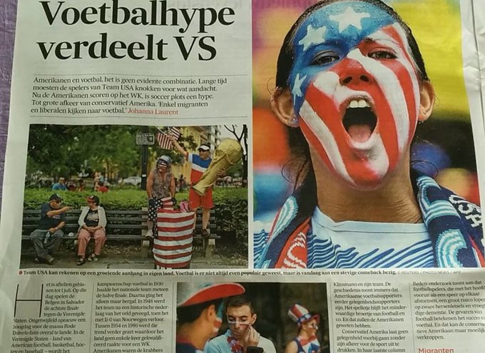 В Европе тоже замечают помешательство США на футболе. Разворот бельгийской газеты De Morgen. Изображение № 3.