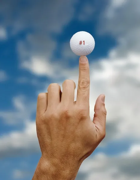 Балансировка мяч для гольфа — стоковое фото